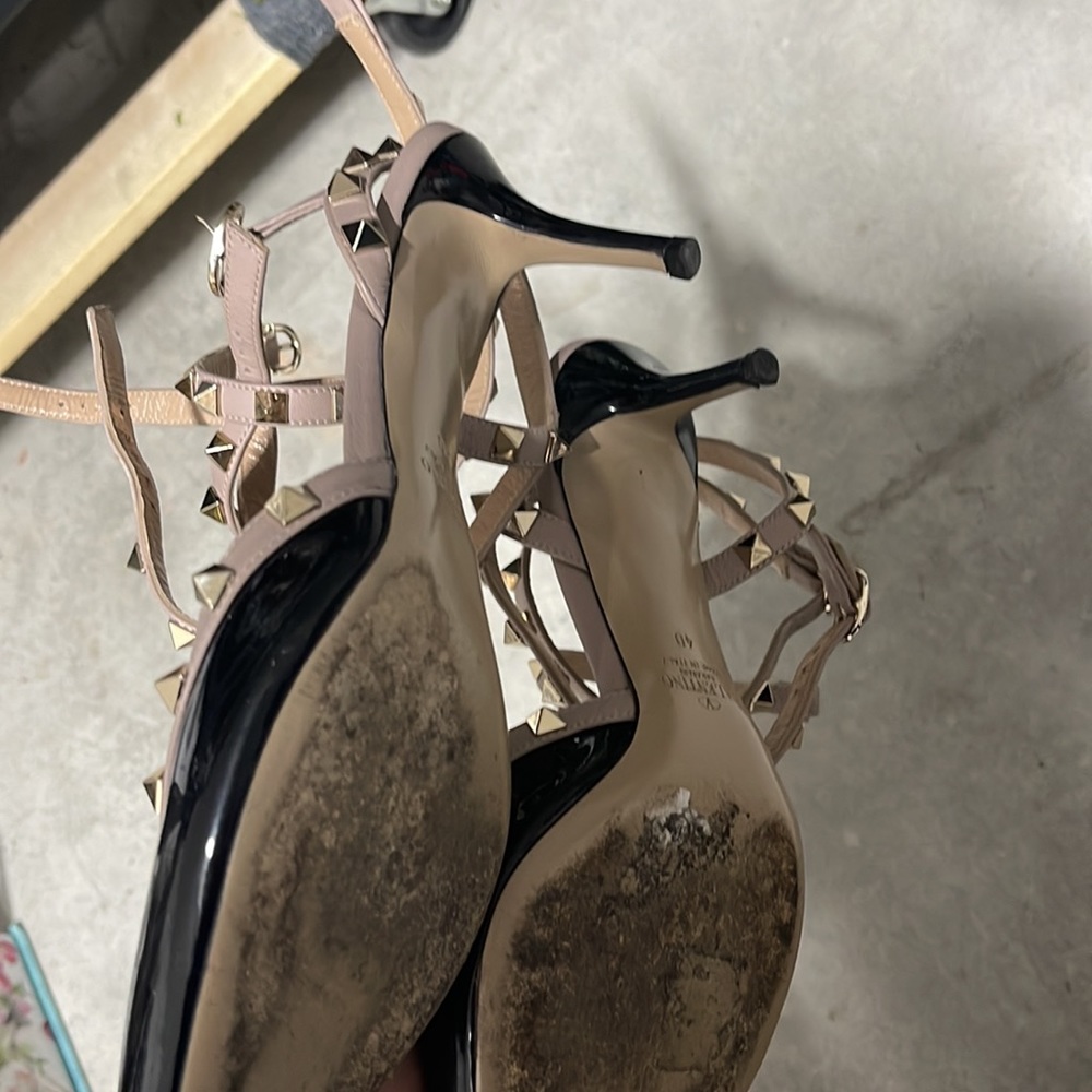 Valentino Garavani Black and Beige Studded Heels - Picture 3 of 4